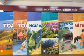 Từ năm học 2026, cả nước thống nhất dùng chung một bộ sách giáo khoa, đó là bộ Kết nối tri thức với cuộc sống của Nhà xuất bản Giáo dục Việt Nam. (Ảnh: PV/Vietnam+)