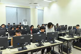 Các thí sinh dự thi Đánh giá tư duy. (Ảnh: Đại học Bách khoa Hà Nội).