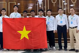 Đoàn Việt Nam tham dự kỳ thi. (Ảnh: Bộ GD-ĐT)
