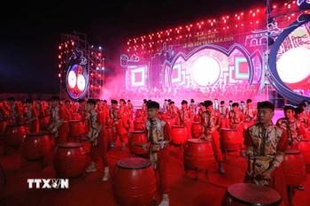 Màn trống khai hội Đền Trần Thái Bình. (Ảnh: Vũ Quang/TTXVN)