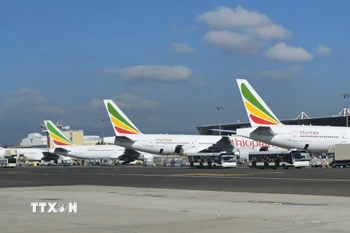 Máy bay của Ethiopian Airlines tại sân bay quốc tế Bole, thủ đô Addis Ababa, Ethiopia. (Ảnh: Phi Hùng/TTXVN)