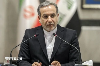 Ngoại trưởng Iran Abbas Araghchi phát biểu tại thủ đô Tehran. (Ảnh: IRNA/TTXVN)