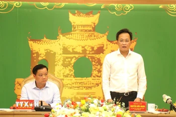 Ông Nguyễn Hữu Nghĩa, Bí thư Tỉnh ủy Hưng Yên, phát biểu tại Hội nghị. (Ảnh Mạnh Khánh/TTXVN)