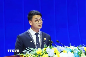 Bộ trưởng Bộ Kinh tế và Xã hội Kỹ thuật số Thái Lan Chaichanok Chidchob phát biểu tại Phiên thảo luận toàn thể cấp cao thứ nhất. (Ảnh: Phương Hoa/TTXVN)