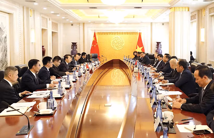 Quang cảnh buổi làm việc giữa Bộ trưởng Trần Hồng Minh và Bộ trưởng Lưu Vỹ tại Trung Quốc. (Nguồn: Cổng thông tin điện tử Bộ Xây dựng)