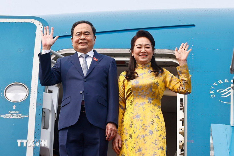 Lễ tiễn Chủ tịch Quốc hội Trần Thanh Mẫn và Phu nhân tại Sân bay Quốc tế Nội Bài, Hà Nội. (Ảnh: Doãn Tấn/TTXVN)