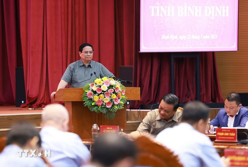 Thủ tướng Phạm Minh Chính kết luận buổi làm việc với Ban Thường vụ Tỉnh ủy Bình Định về tình hình phát triển kinh tế xã hội. (Ảnh: Dương Giang/TTXVN)