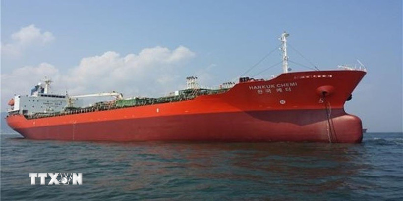 Tàu chở dầu MT Hankuk Chemi của Hàn Quốc trên vùng Vịnh. (Ảnh: Yonhap/TTXVN)
