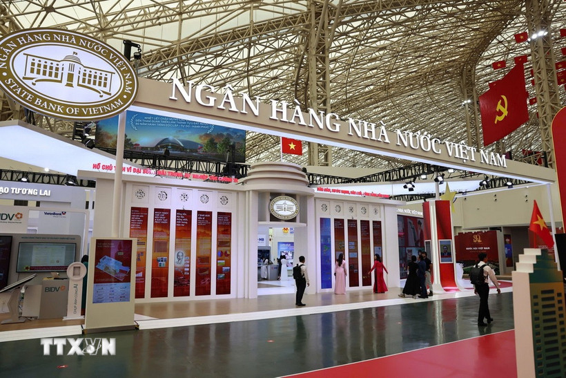Gian trưng bày của Ngân hàng Nhà nước Việt Nam tại Triển lãm thành tựu đất nước. (Ảnh: Thanh Tùng/TTXVN)