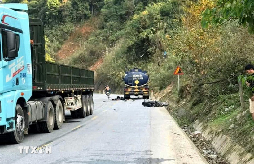 Hiện trường vụ tai nạn. (Ảnh: TTXVN phát)