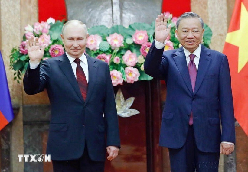 Lễ đón chính thức Tổng thống Liên bang Nga Vladimir Vladimirovich Putin thăm cấp Nhà nước tới Việt Nam ngày 20/6/2024. (Ảnh: TTXVN)