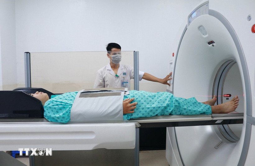 Người dân được điều trị tại cơ ngơi khang trang của Bệnh viện Ung bướu Thành phố Hồ Chí Minh cơ sở 2. (Ảnh: Đinh Hằng/TTXVN)