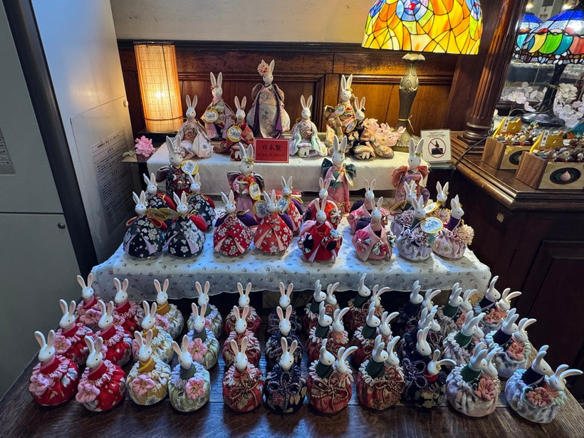 Những hộp nhạc mang đặc trưng văn hóa Nhật Bản. (Ảnh: Phạm Tuân/TTXVN)