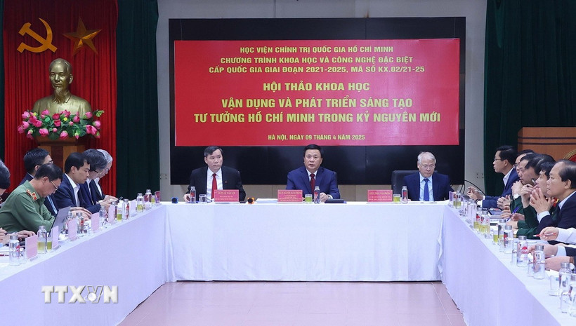 Hội thảo khoa với chủ đề: "Vận dụng và phát triển sáng tạo tư tưởng Hồ Chí Minh trong kỷ nguyên mới." (Ảnh: Văn Điệp/TTXVN)