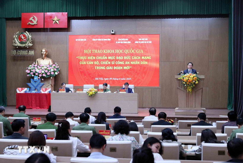 Ông Nguyễn Trọng Nghĩa, Ủy viên Bộ Chính trị, Bí thư Trung ương Đảng, Trưởng ban Tuyên giáo và Dân vận Trung ương phát biểu. (Ảnh: An Đăng/TTXVN)