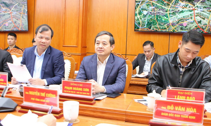 Chủ tịch Ủy ban Nhân dân tỉnh Bắc Ninh Phạm Hoàng Sơn tại buổi làm việc. (Nguồn: Báo Bắc Ninh)