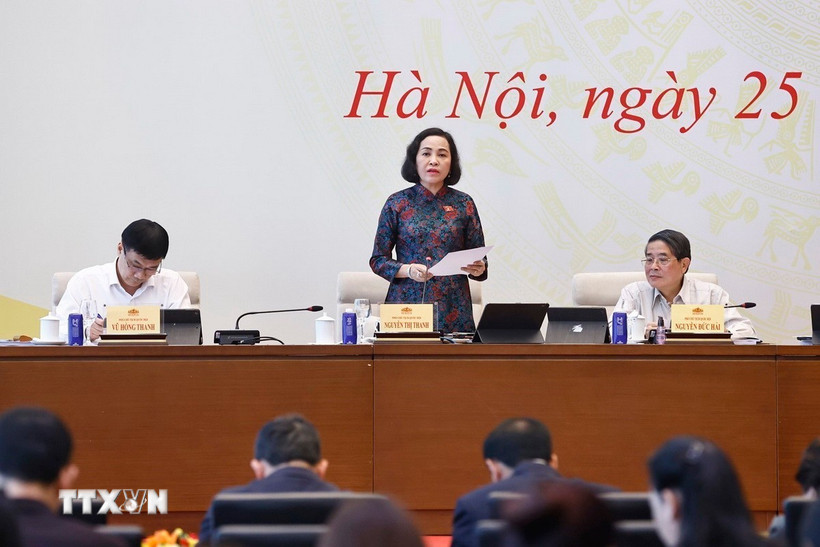 Phó Chủ tịch Quốc hội Nguyễn Thị Thanh điều hành phiên họp. (Ảnh: Doãn Tấn/TTXVN)