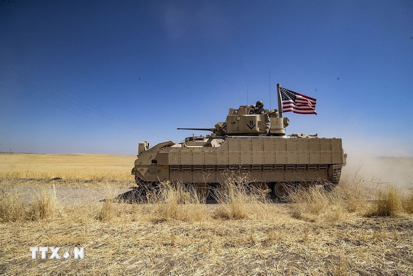 Binh sỹ Mỹ tuần tra tại thị trấn al-Malikiya, tỉnh Hasakeh (Syria). (Ảnh: al-monitor.com/TTXVN)