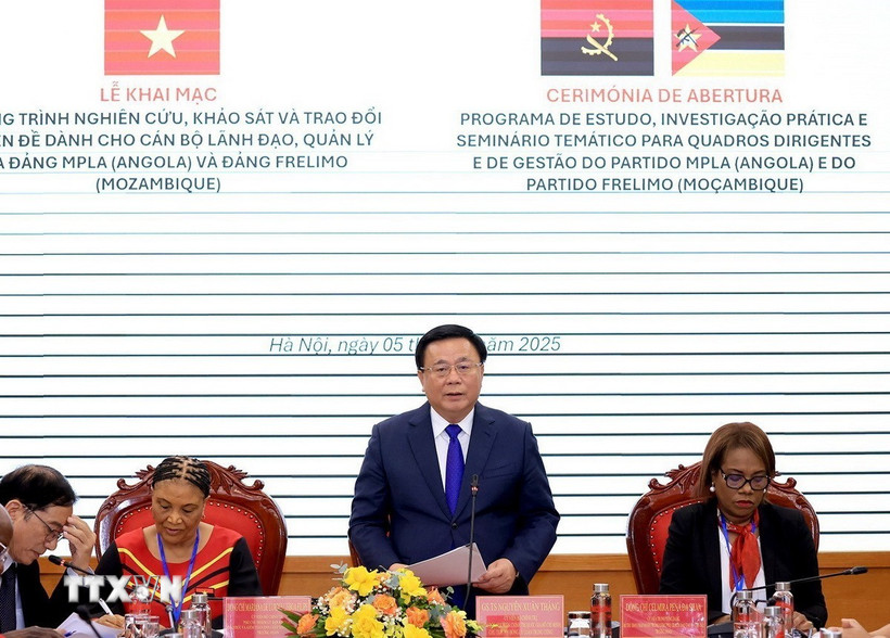 Giáo sư, Tiến sỹ Nguyễn Xuân Thắng, Ủy viên Bộ Chính trị, Giám đốc Học viện Chính trị Quốc gia Hồ Chí Minh, Chủ tịch Hội đồng Lý luận Trung ương phát biểu. (Ảnh: Tuấn Anh/TTXVN)