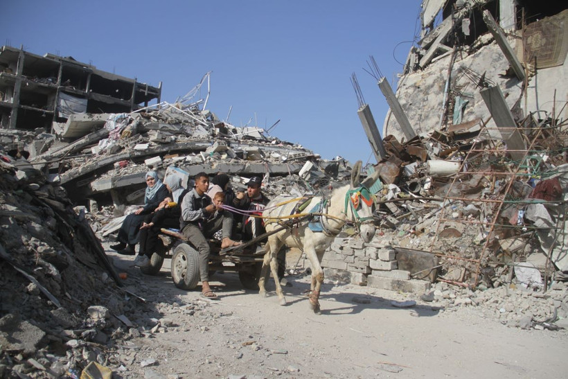 Các tòa nhà bị phá hủy do xung đột tại Jabalia, Dải Gaza. (Ảnh: THX/TTXVN)