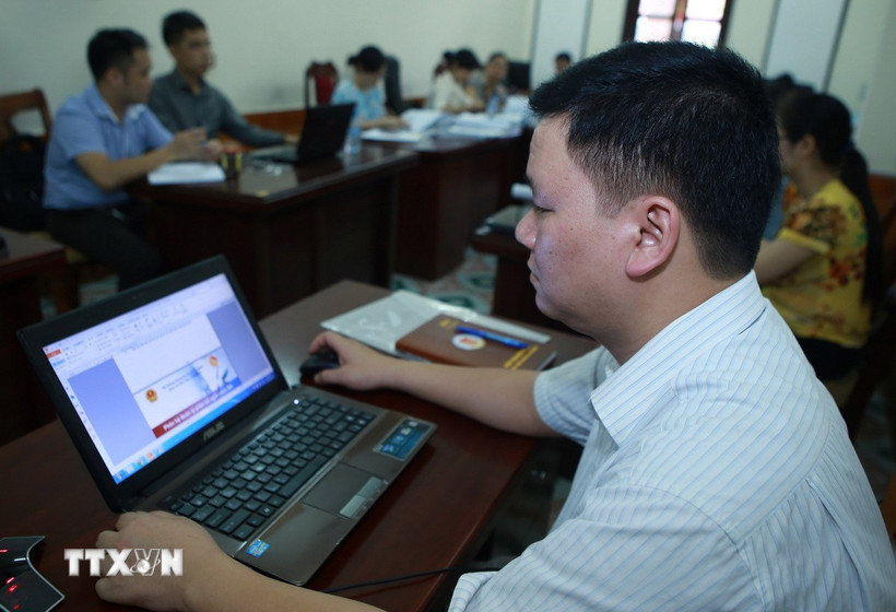 Hoạt động nghiệp vụ tại Kiểm toán Nhà nước khu vực 10. (Ảnh: Hoàng Hùng/TTXVN)