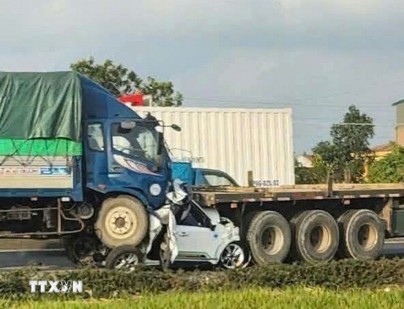 Hiện trường vụ tai nạn. (Ảnh: TTXVN phát)