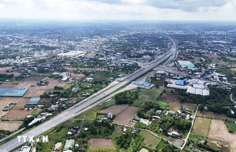 Cao tốc Bến Lức-Long Thành. (Ảnh: Hồng Đạt/TTXVN)