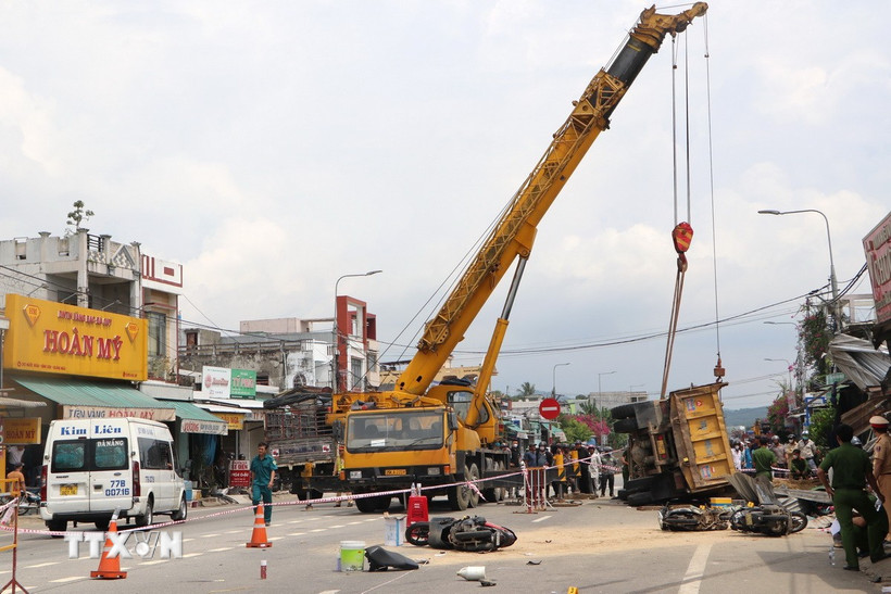 Khu vực xảy ra tai nạn. (Ảnh: Đinh Hương/TTXVN)