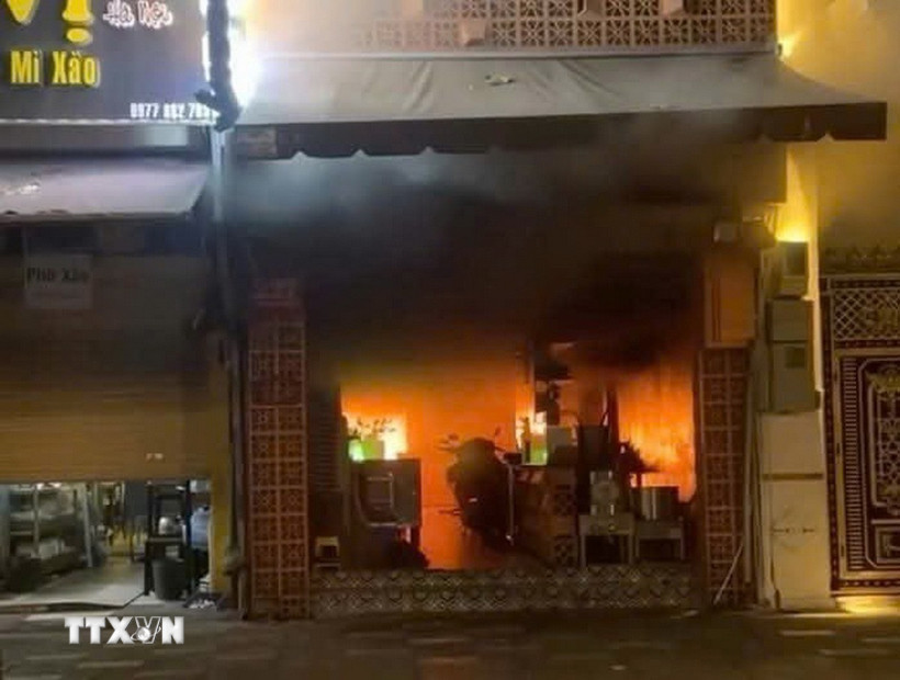 Hiện trường vụ hỏa hoạn làm 4 người tử vong. (Ảnh: TTXVN phát)