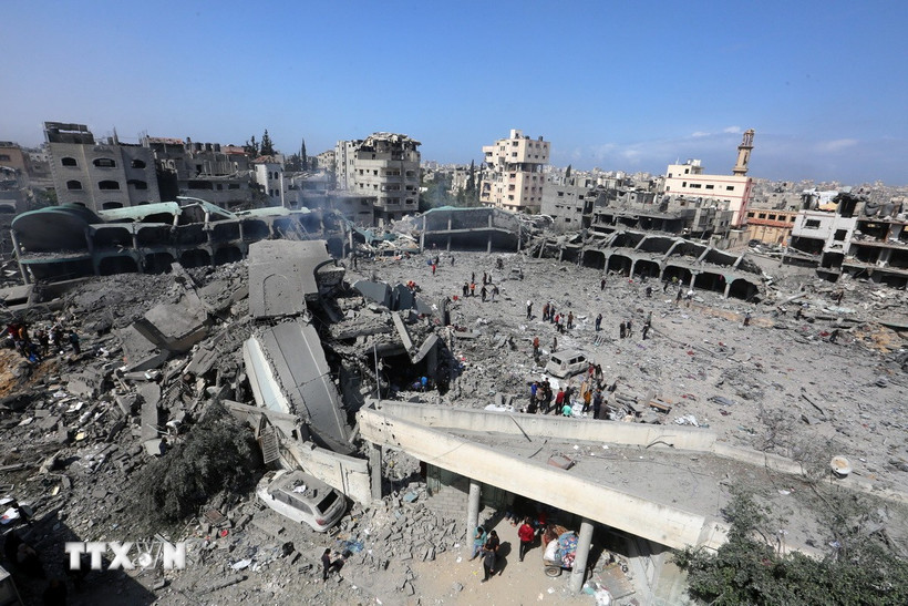 Cảnh đổ nát sau cuộc không kích của Israel tại Gaza. (Ảnh: THX/TTXVN)