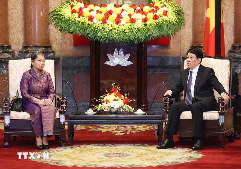 Chủ tịch nước Lương Cường tiếp Phó Chủ tịch Đảng Nhân dân Campuchia Men Sam An. (Ảnh: Lâm Khánh/TTXVN)