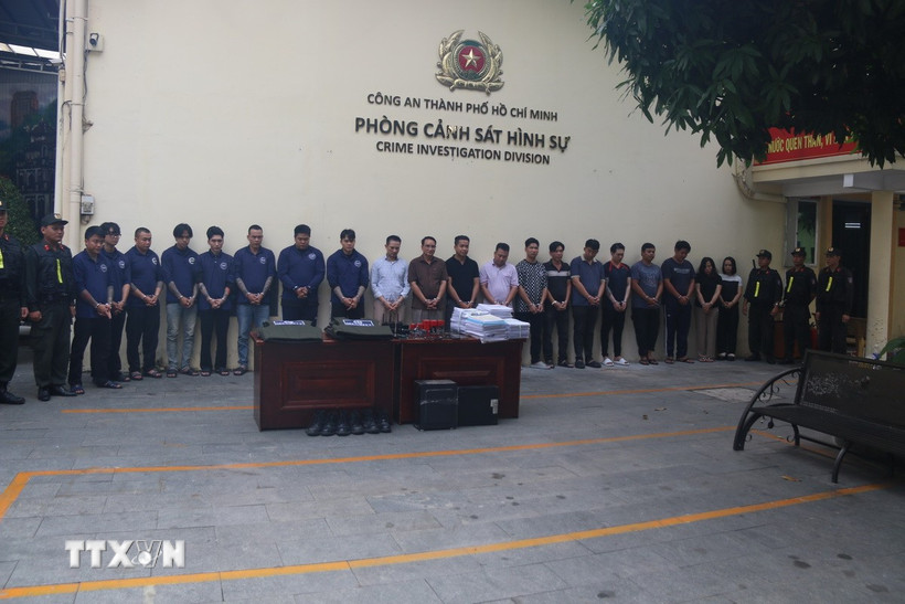 Các đối tượng bị khởi tố trong vụ án. (Ảnh: TTXVN phát)