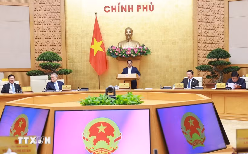 Thủ tướng Phạm Minh Chính chủ trì phiên họp Chính phủ thường kỳ tháng 5 năm 2025. (Ảnh: Dương Giang/TTXVN)