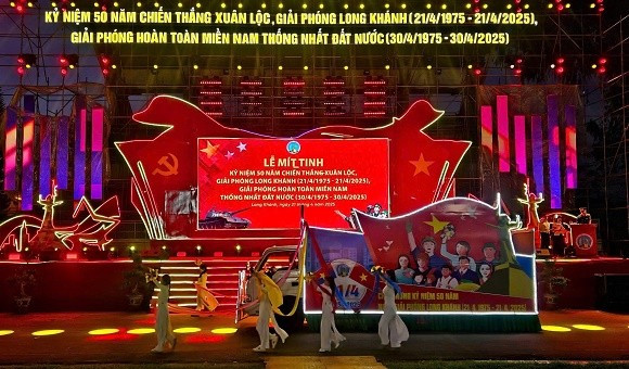 Sân khấu Lễ kỷ niệm. (Nguồn: Trang thông tin điện tử thành phố Long Khánh)