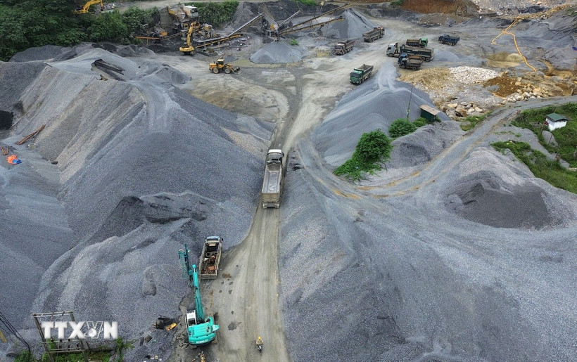 Một mỏ khai thác đá xây dựng. (Ảnh: Quốc Khánh/TTXVN)