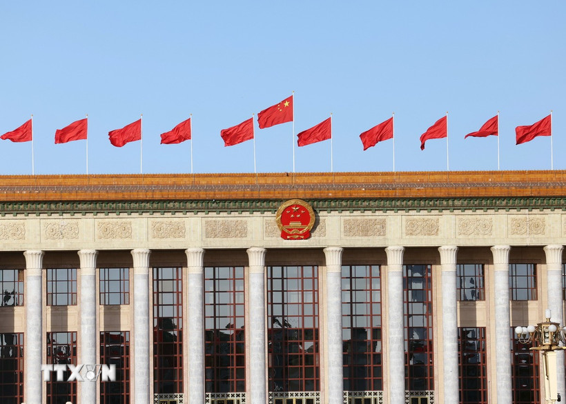 Quang cảnh bên ngoài Đại lễ đường Nhân dân ở thủ đô Bắc Kinh. (Ảnh: THX/TTXVN)