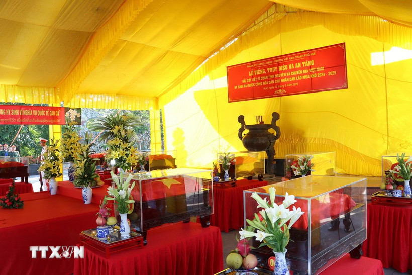 Các hài cốt liệt sỹ được Đội Quy tập 193, Bộ Chỉ huy Quân sự thành phố Huế, tìm được trong mùa khô năm 2024-2025. (Ảnh: Mai Trang/TTXVN)