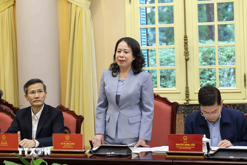 Phó Chủ tịch nước Võ Thị Ánh Xuân, Phó Chủ tịch thứ nhất Hội đồng Thi đua-Khen thưởng Trung ương, Trưởng Ban tổ chức Đại hội phát biểu. (Ảnh: An Đăng/TTXVN)