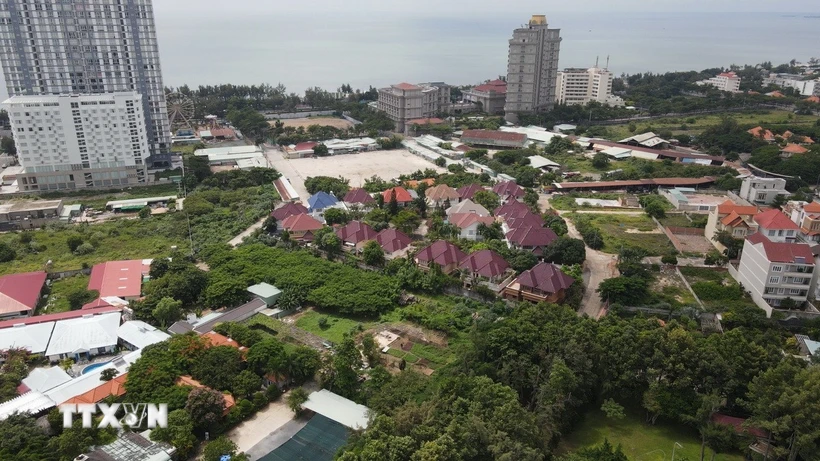 Bãi đất trống Chợ Vũng Tàu, phường Thắng Tam, thành phố Vũng Tàu được UBND tỉnh Bà Rịa-Vũng Tàu đấu giá. (Ảnh: Hoàng Nhị/TTXVN)