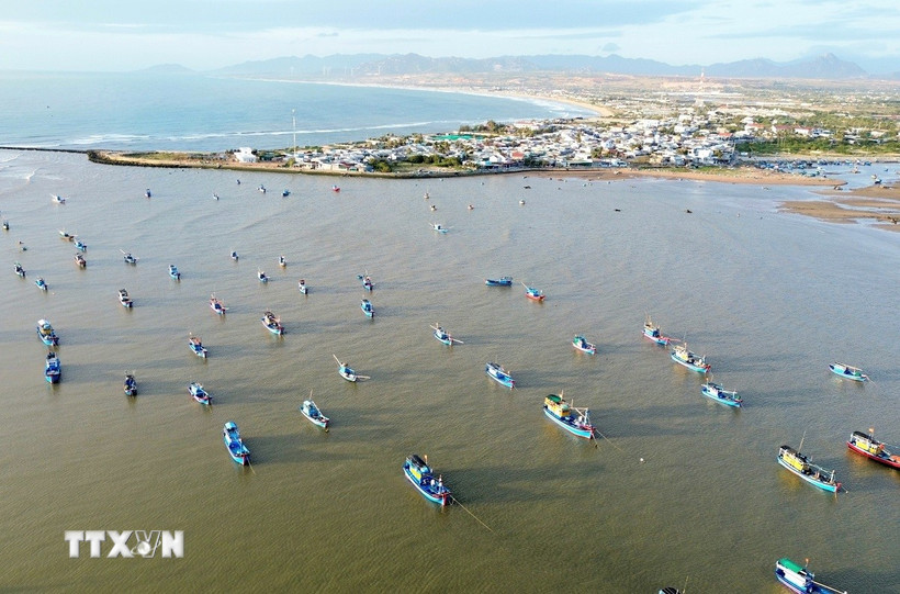 Khu vực ven biển phường Đông Hải (thành phố Phan Rang-Tháp Chàm, tỉnh Ninh Thuận) còn nhiều dư địa để thu hút đầu tư phát triển kinh tế-xã hội. (Ảnh: Nguyễn Thành/TTXVN)