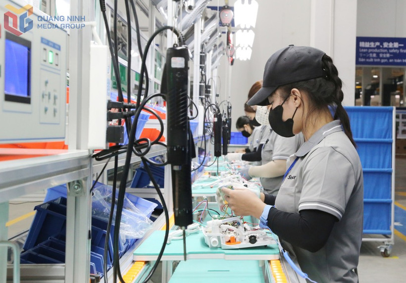 Công nhân làm việc tại Nhà máy Solex High-Tech Industries. (Nguồn: Báo Quảng Ninh)