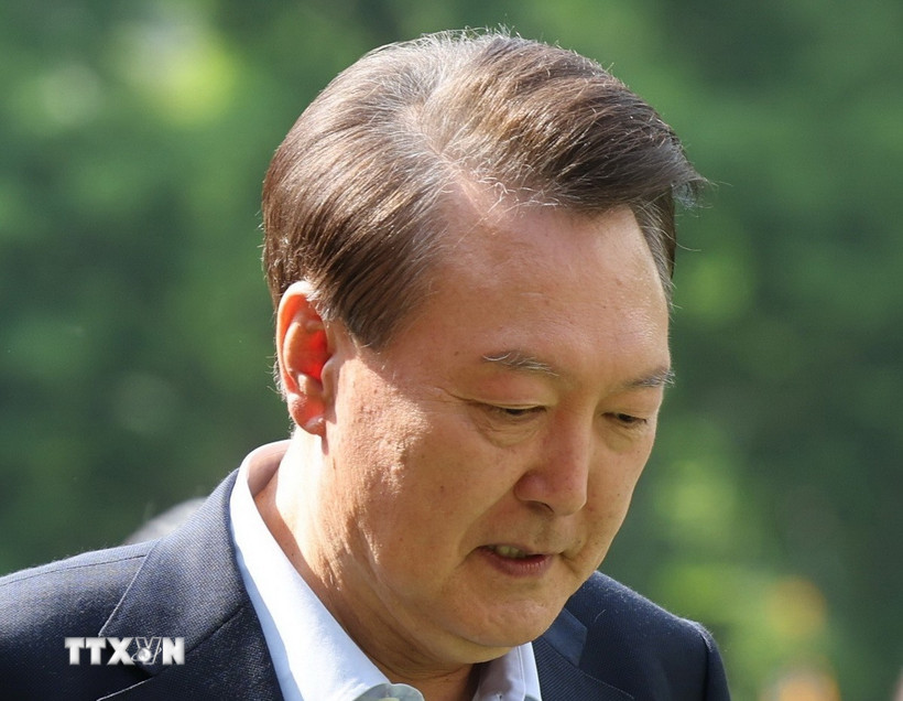 Cựu Tổng thống Hàn Quốc Yoon Suk Yeol tới quận Seocho ở Seoul ngày 3/6. (Ảnh: YONHAP/TTXVN)
