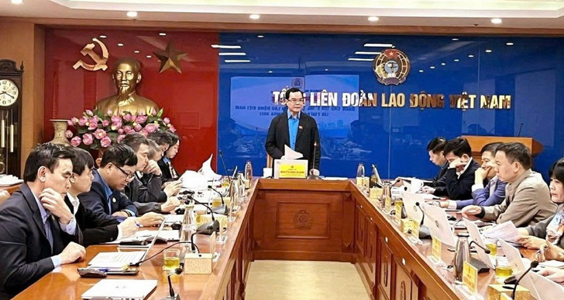 Ông Nguyễn Đình Khang, Ủy viên Trung ương Đảng, Phó Chủ tịch Ủy ban Trung ương Mặt trận Tổ quốc Việt Nam, Chủ tịch Tổng Liên đoàn Lao động Việt Nam phát biểu. (Nguồn: Báo Lao động)