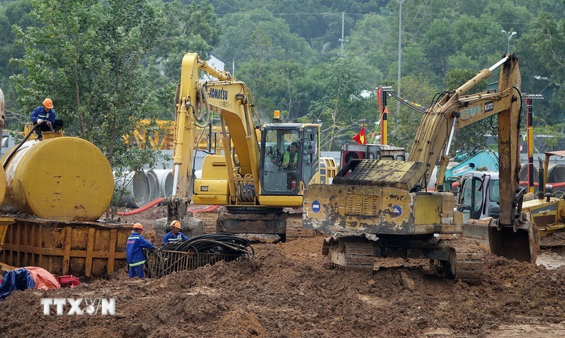 Công trình mở rộng Cảng hàng không quốc tế Phú Quốc đang thi công. (Ảnh: Lê Huy Hải/TTXVN)