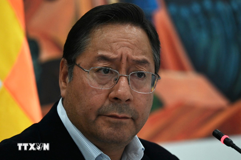 Cảnh sát Bolivia bắt giữ cựu Tổng thống vừa mãn nhiệm Cựu Tổng thống Bolivia Luis Arce. (Ảnh: AFP/TTXVN)