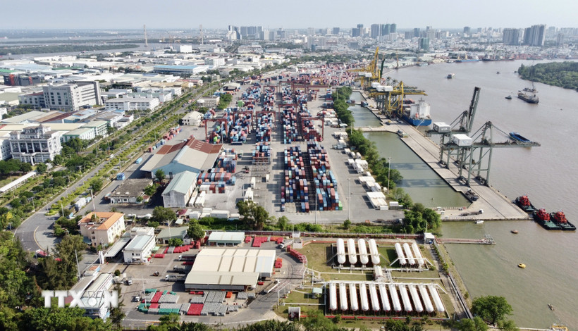 Khu chế xuất Tân Thuận nối liền Cảng Tân Thuận tạo thành hệ sinh thái sản xuất-xuất khẩu của Thành phố Hồ Chí Minh. (Ảnh: Trung Tuyến/TTXVN)