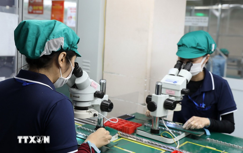 Một doanh nghiệp công nghệ trong Khu công nghiệp Tịnh Phong (Quảng Ngãi). (Ảnh: Quốc Khánh/TTXVN)
