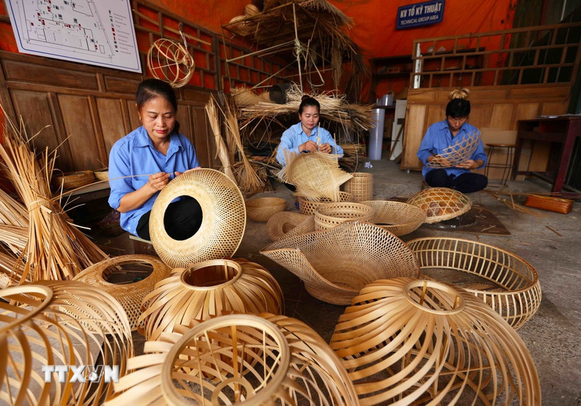 Tháo gỡ các rào cản, khó khăn, tạo điều kiện tối đa để doanh nghiệp nhỏ và vừa bứt phá. (Ảnh: Vũ Sinh/TTXVN)