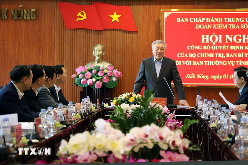 Ủy viên Bộ Chính trị, Phó Thủ tướng Thường trực Nguyễn Hòa Bình phát biểu tại buổi công bố Quyết định kiểm tra của Bộ Chính trị, Ban Bí thư đối với Ban Thường vụ Tỉnh ủy Đắk Nông. (Ảnh: TTXVN phát)