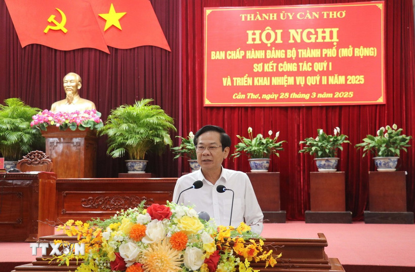 Ông Đỗ Thanh Bình, Ủy viên Trung ương Đảng, Bí thư Thành ủy Cần Thơ phát biểu. (Ảnh: Ngọc Thiện/TTXVN)